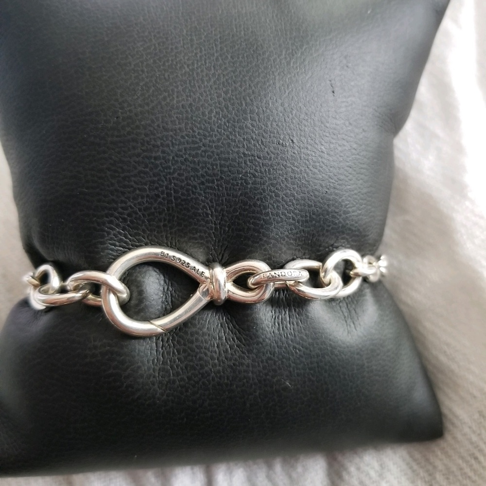 Infinity knot chain bracelet